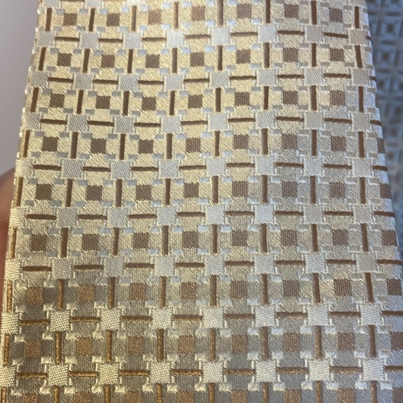 Steve Harvey Collection Gold Silver Tan Geometric Design Silk Handmade Necktie - Picture 7 of 13